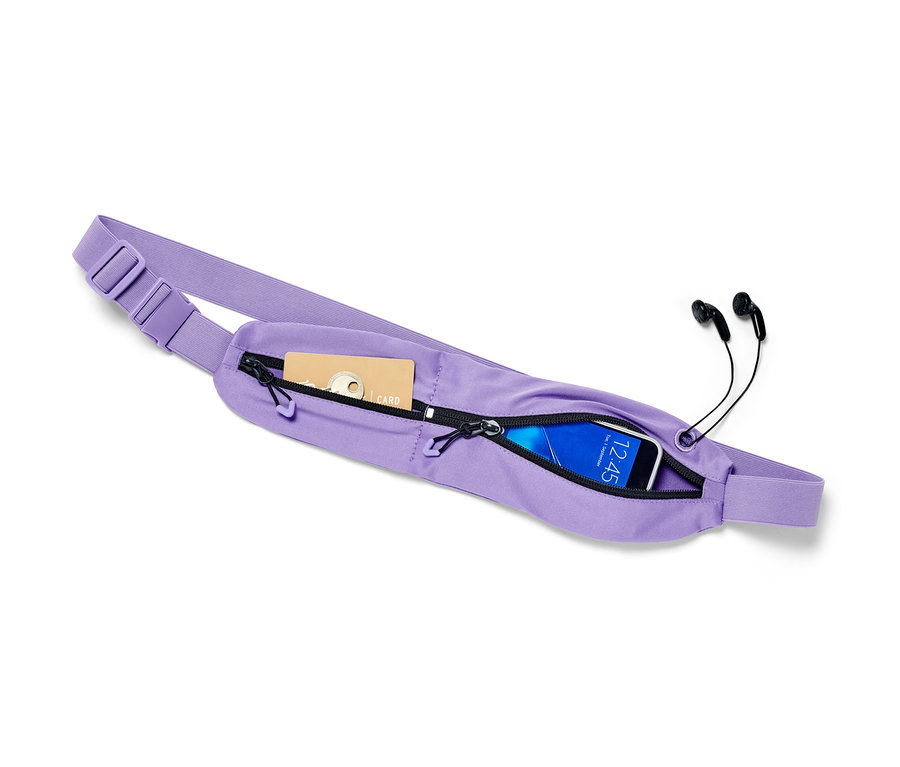 Lila spor kemeri, içinde kart, telefon ve kulaklık var.