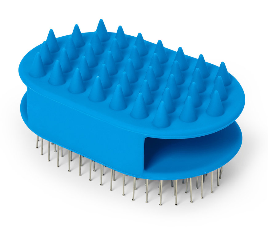 Dikenleri ve metal kılları olan mavi bir fırının yakın çekimi.