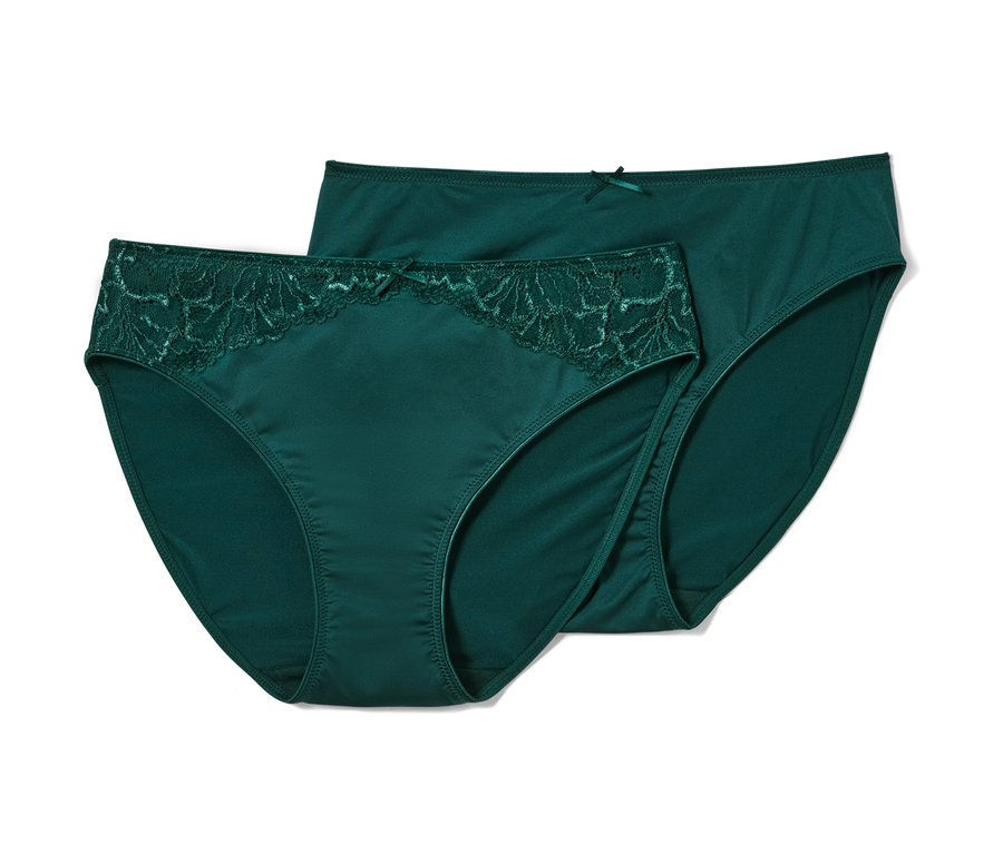 Biri dantelli iki adet yeşil slip külot.