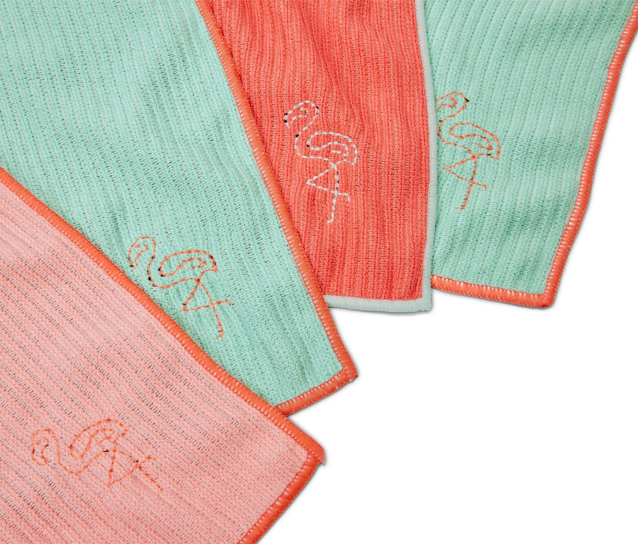 Somon ve nane renklerinde flamingo desenli dört adet üniversal temizlik bezi