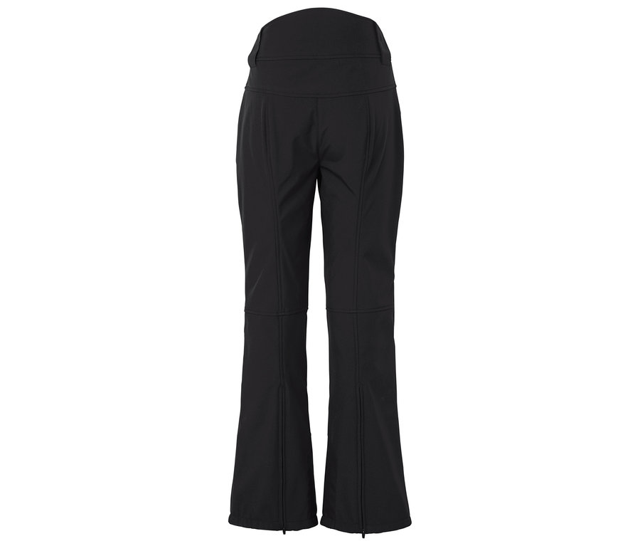 Siyah kayak pantolonu arkadan görünümü.