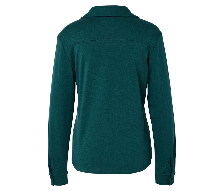 Uzun kollu yeşil bir gömleğin arka görünümü.