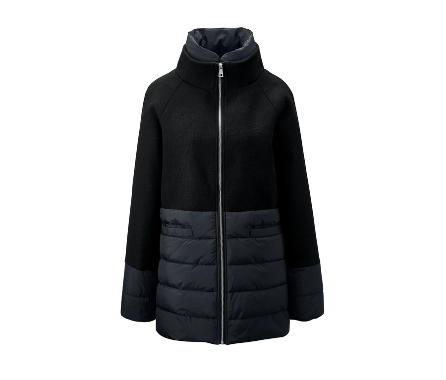 Önü fermuarlı, siyah renkli, malzeme karışımlı outdoor mont.