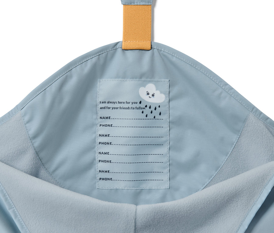 Sarı askılı, açık mavi çocuk termal yağmur pantolonunun detayı.