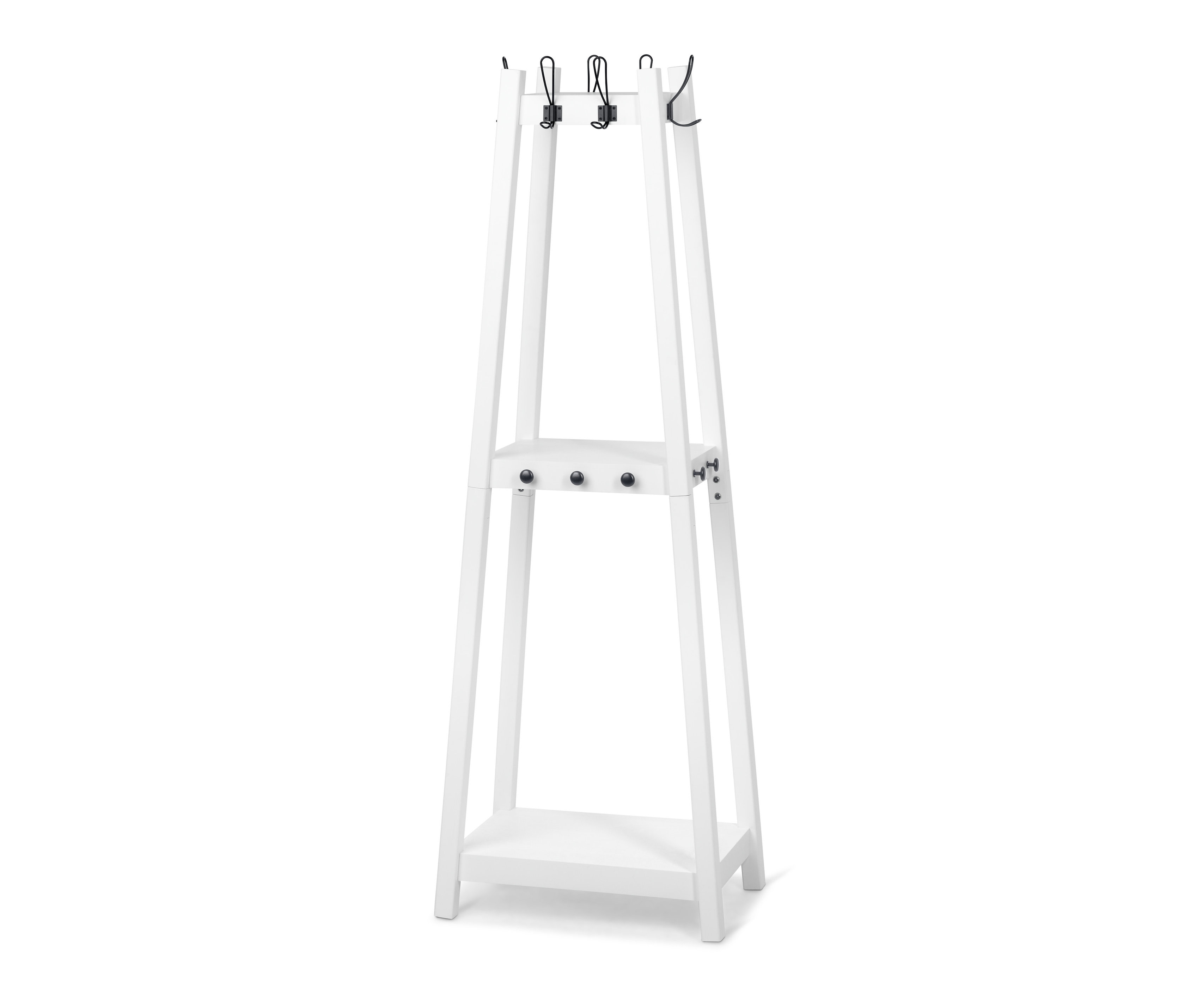 Dört kancalı ve iki raflı beyaz ayaklı kıyafet askısı.