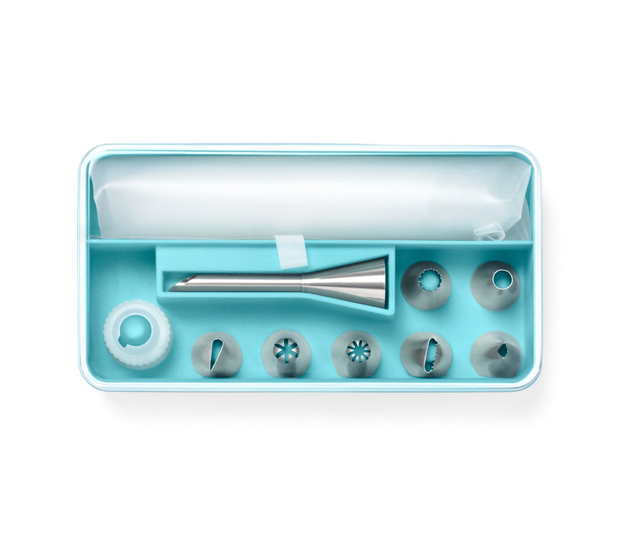 Mavi kutuda krema sıkma uçları seti.