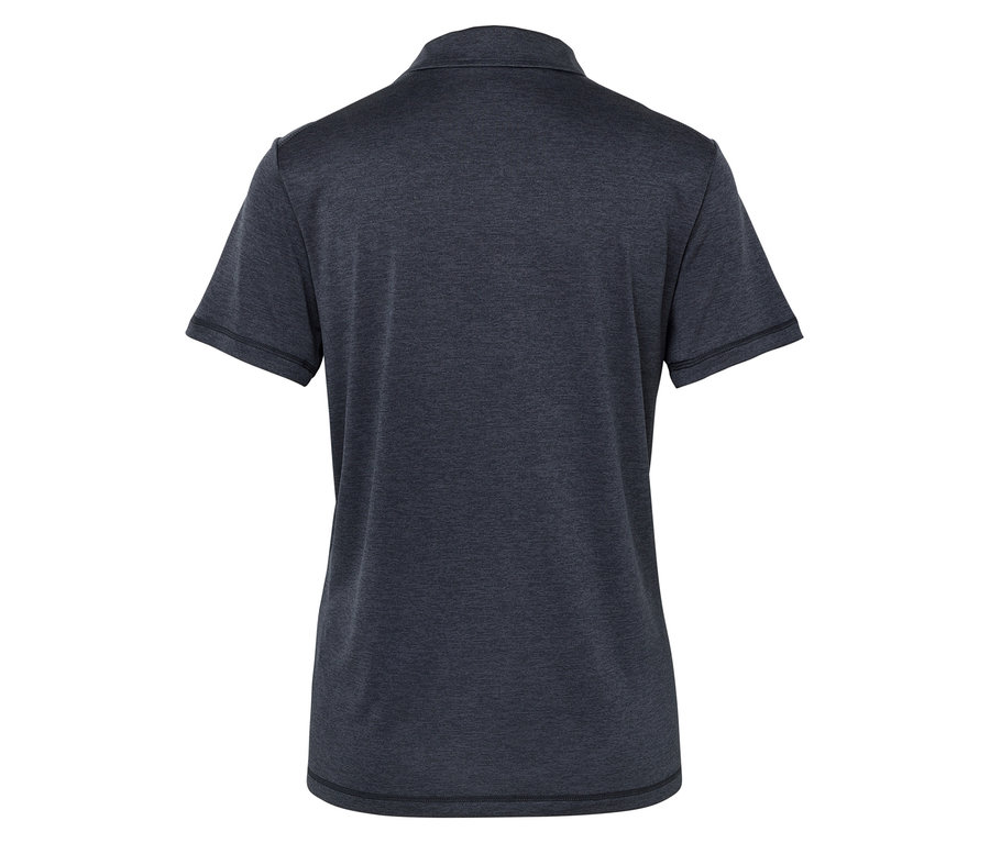 Koyu gri polo tişörtün arka görünümü.