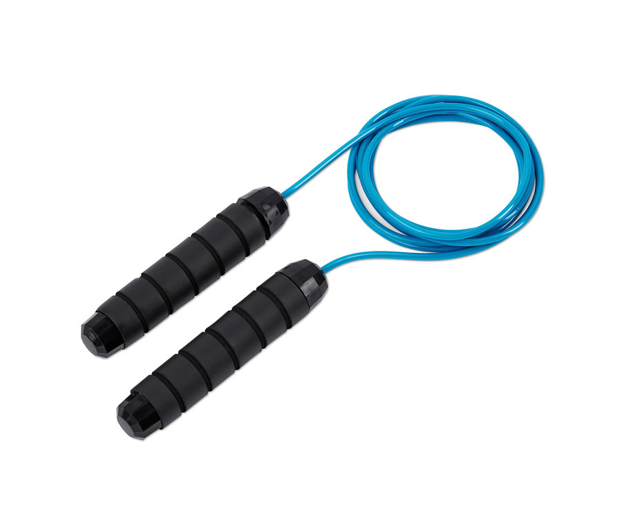 Siyah saplı mavi atlama ipi.