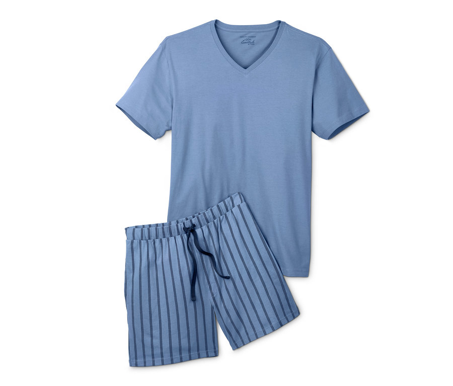 Mavi kısa pijama ve çizgili şort. Pijama üstü tek renk.