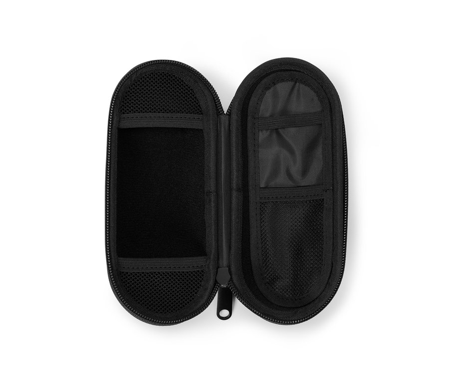 Beyaz arka planda açık siyah Matara Tutucu Kutusu.