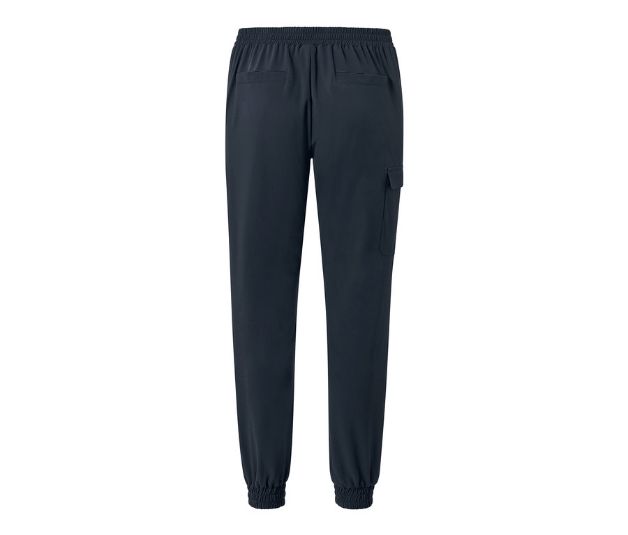 Lacivert softshell jogger pantolonun arka görünümü.