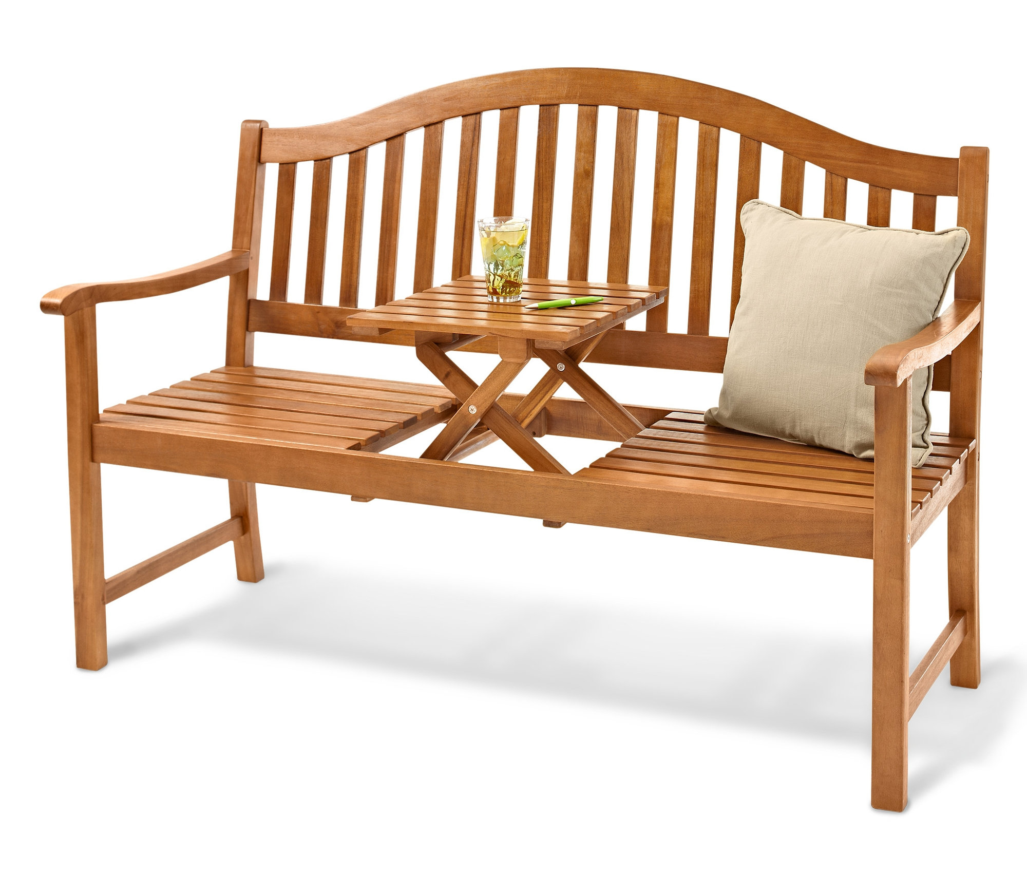 Katlanır sehpalı 3 Kişilik Bahçe Bankı »Lenja« üzerinde bir bardak içecek ve yanında bir yastık bulunmaktadır.