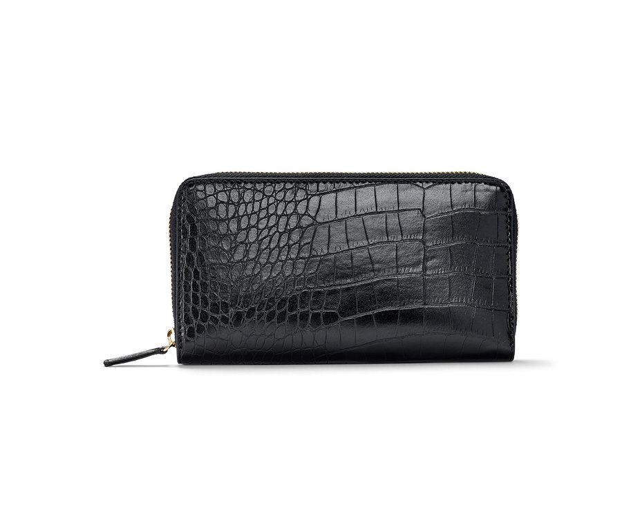 Timsah derisi dokusuna ve fermuara sahip siyah bir cüzdan.