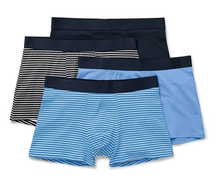 Dört slip boxer: biri mavi çizgili, biri siyah çizgili ve ikisi mavi.