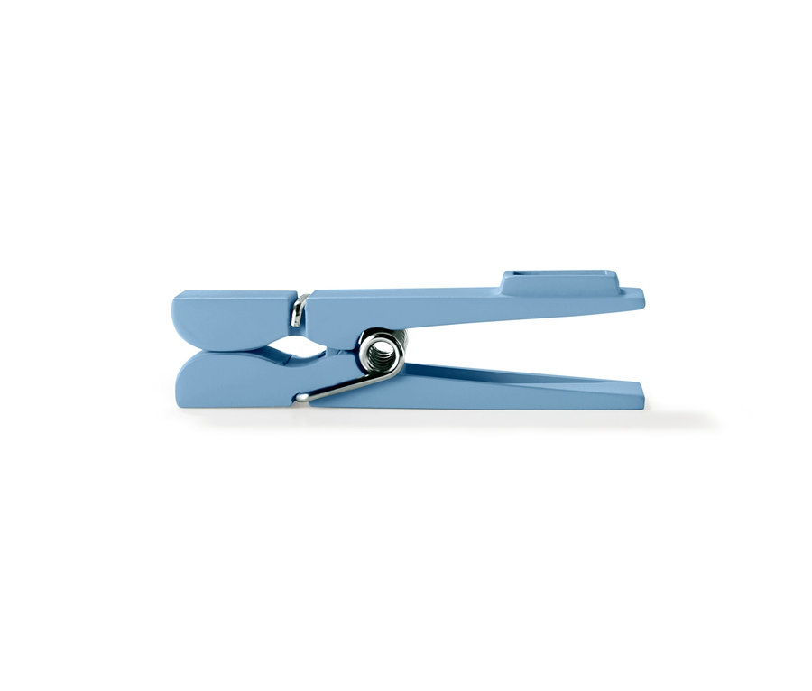 Tek bir mavi buzdolabı mıknatısının yakın çekimi.