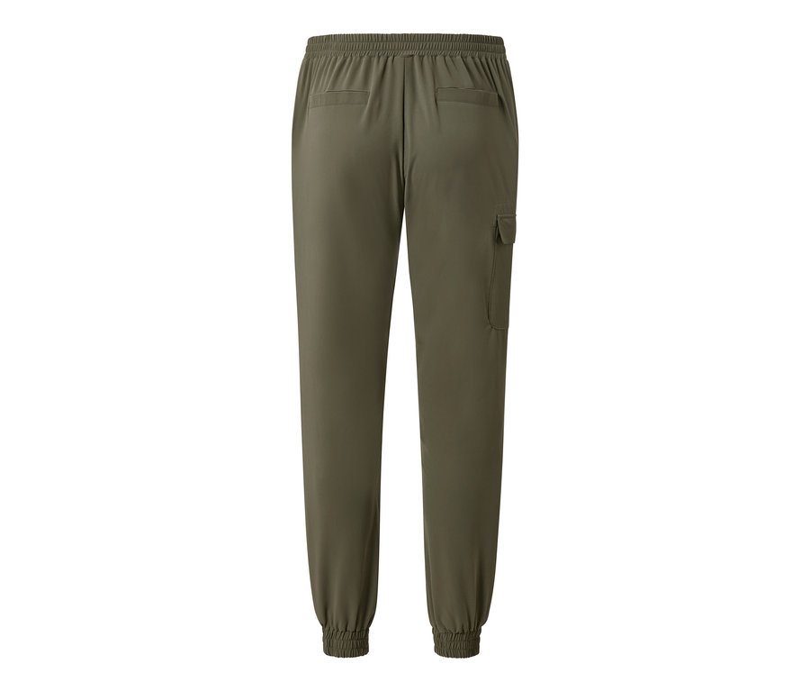 Arkadan görünümü haki softshell jogger pantolon.