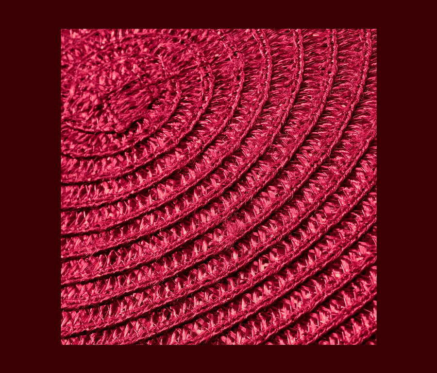 Kırmızı renkli 4 Adet Amerikan Servisi'nin yakın çekimi.