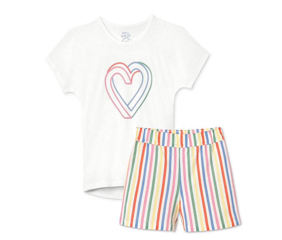 Beyaz, renkli kalpli ve çizgili şortlu organik pamuklu pijama takımı.