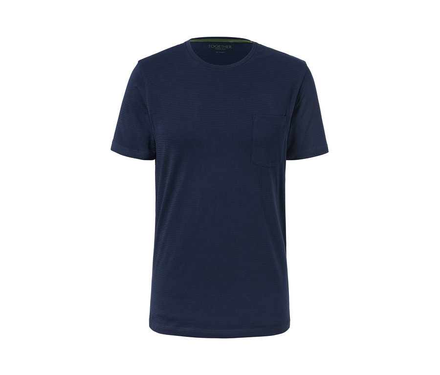 Kısa kollu ve cepli lacivert pijama takımı.