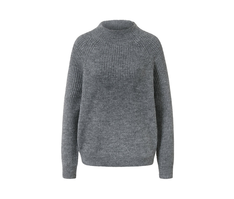 Kırçıllı gri, dik yaka örgü kazak