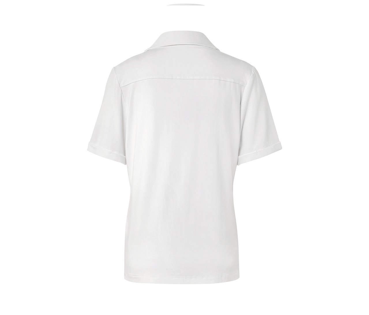 Düğmeli, beyaz bluzun arka görünümü.