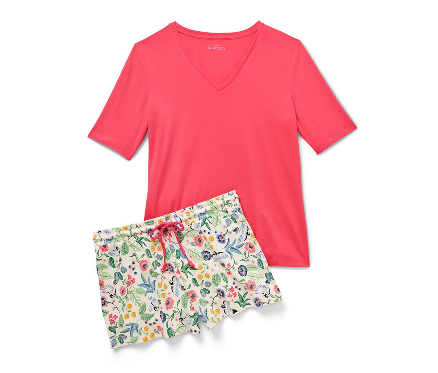 Mercan rengi kısa kollu üst ve çiçekli, bağcıklı şorttan oluşan şortlu pijama takımı.