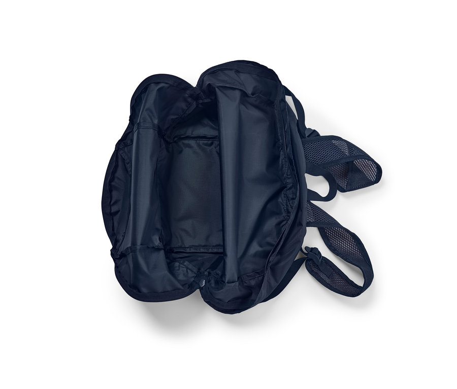 Açık, katlanabilir sırt çantası