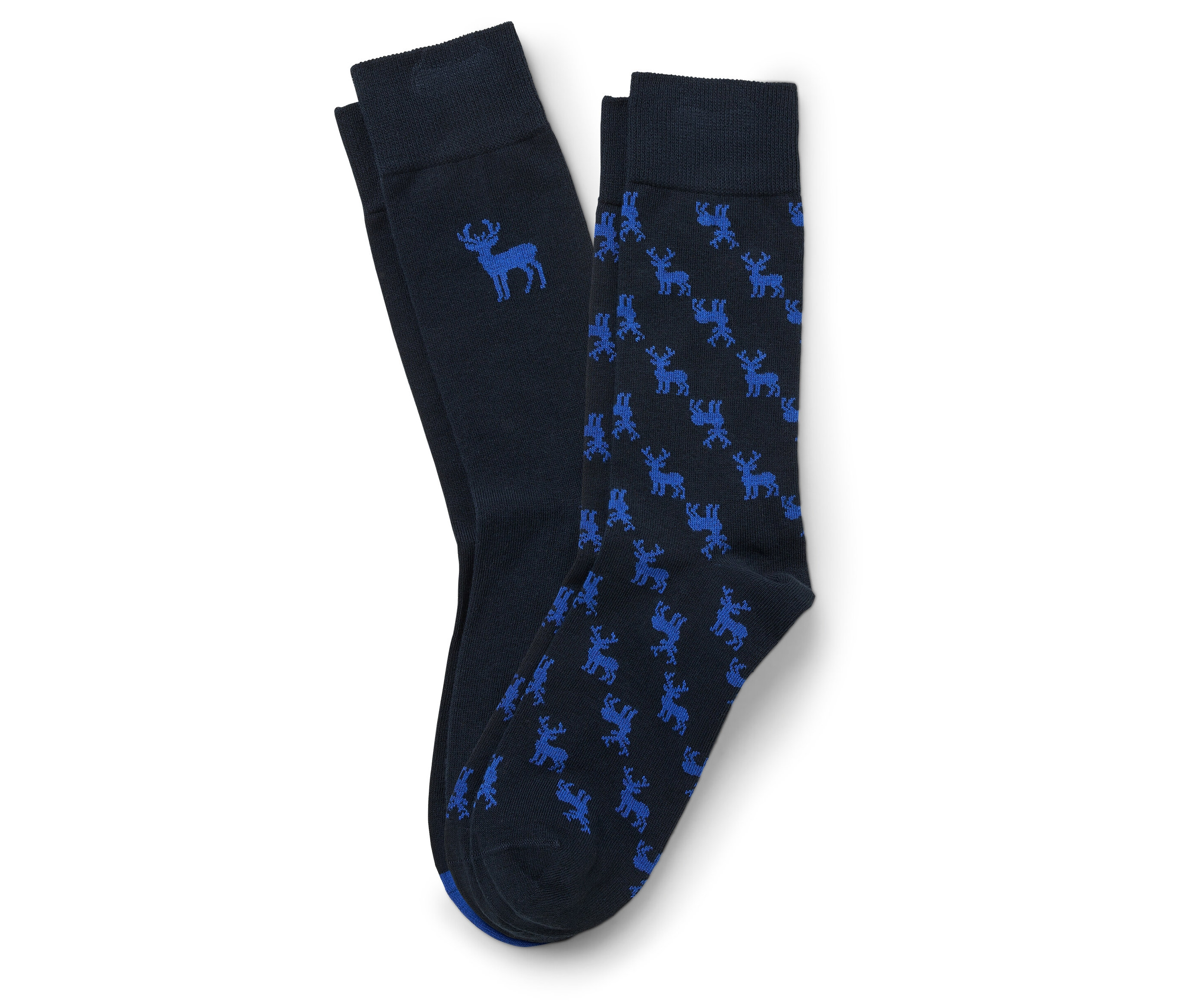 İki çift çorap, biri düz koyu lacivert üzerinde açık mavi geyik, diğeri koyu lacivert üzerinde açık mavi geyikler.