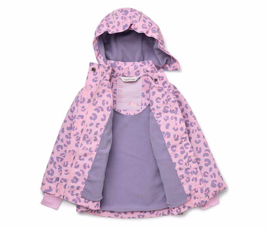 Açık, açık pembe kapüşonlu çocuk ceketi, mor leopar desenli ve mor astarlı.