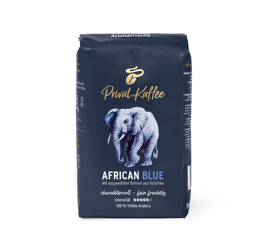 Bir paket Privat Kaffee African Blue - 500 g Çekirdek kahve. Paketin üzerinde bir fil resmi var.