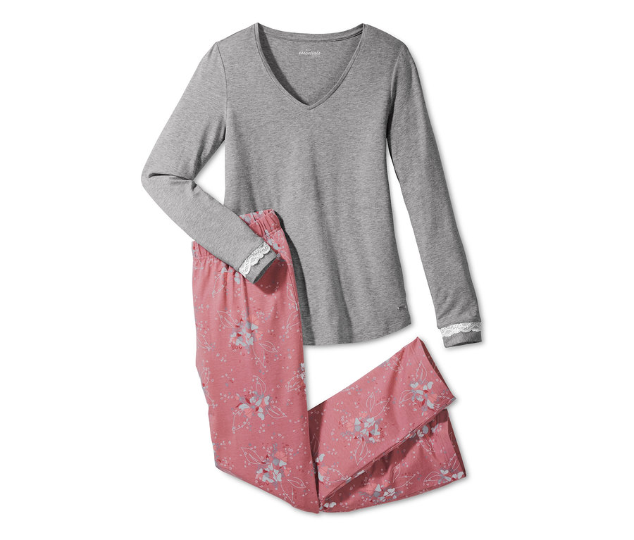 Uzun kollu gri pijama ve pembe çiçekli pijama altı.
