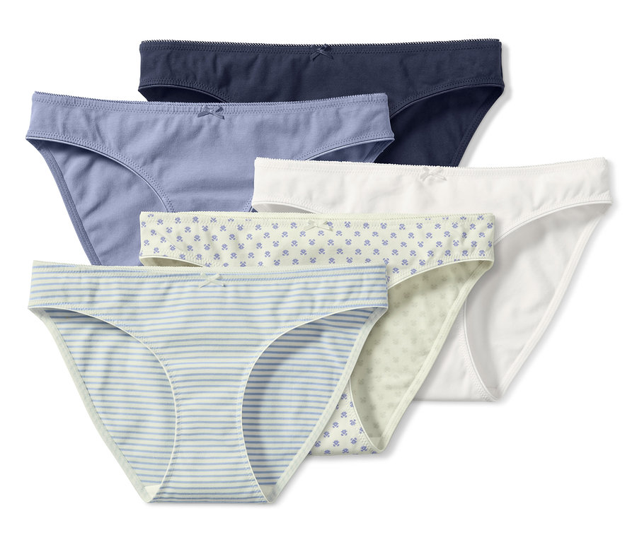 Farklı renk ve desenlerde beş adet külot.