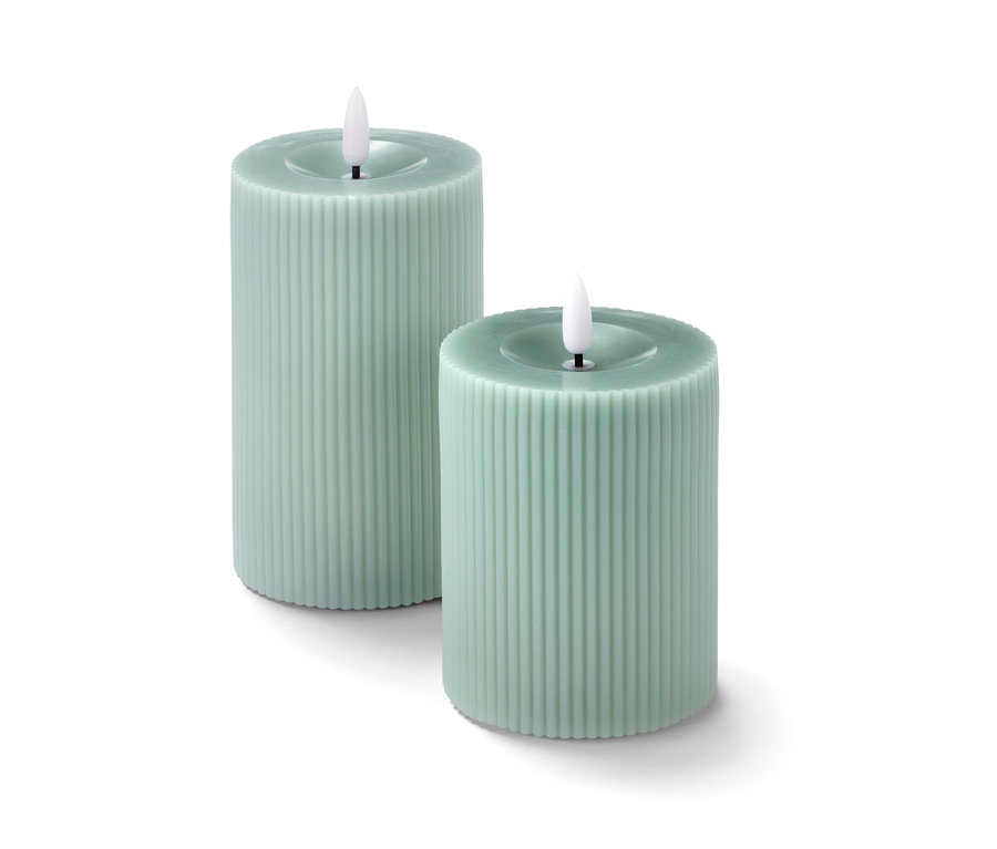 İki adet açık yeşil LED gerçek mum