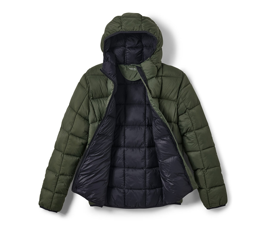 Kapüşonlu, haki renkli, açık kapitone mont.