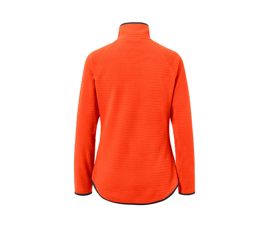 Polar ceketin arka görünümü.