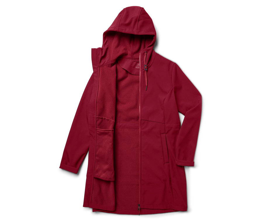 Fermuarlı, kapüşonlu, kırmızı renkli palto.