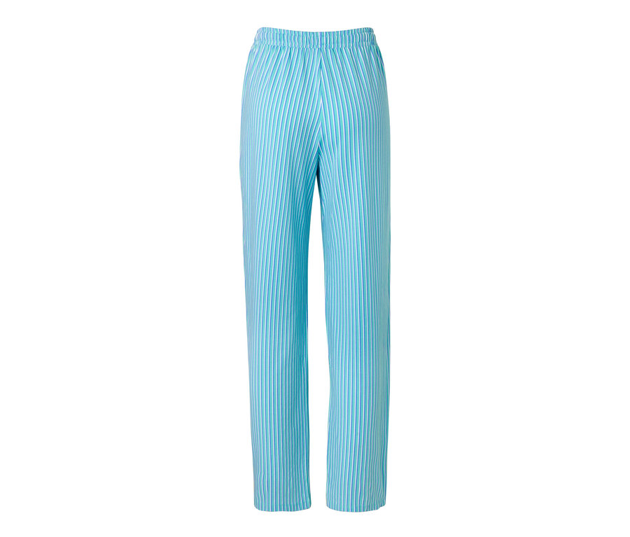 Çizgili, mavi pijama altı.