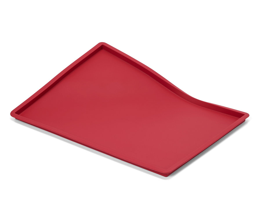 Beyaz zemin üzerinde kırmızı mat.