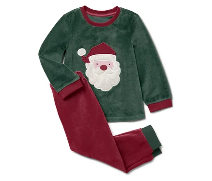Kırmızı şeritli ve Noel Baba aplikeli yeşil Noel pijaması