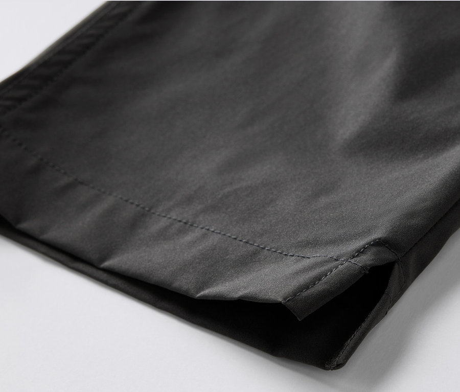 Fonksiyonel softshell kapri detayı. 