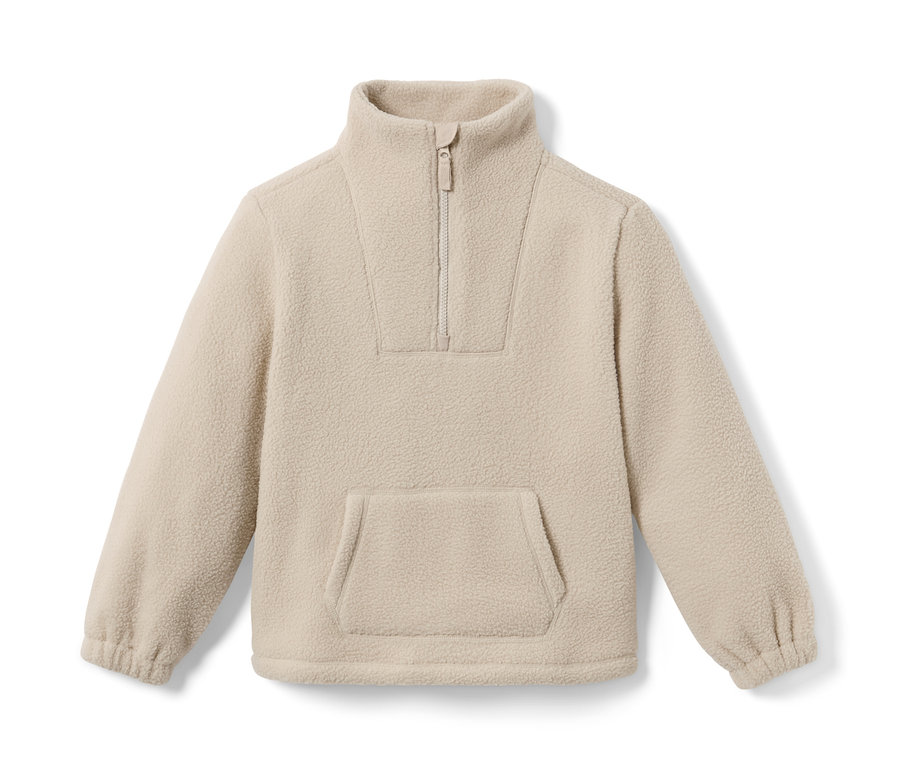 Kısa fermuarlı ve kanguru cepli beyaz yumuşak polar sweatshirt.