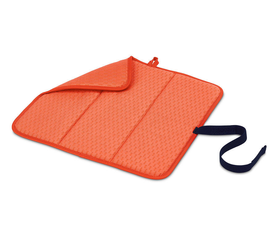 Mavi şeritli turuncu, katlanabilir bulaşık kurutma matı.