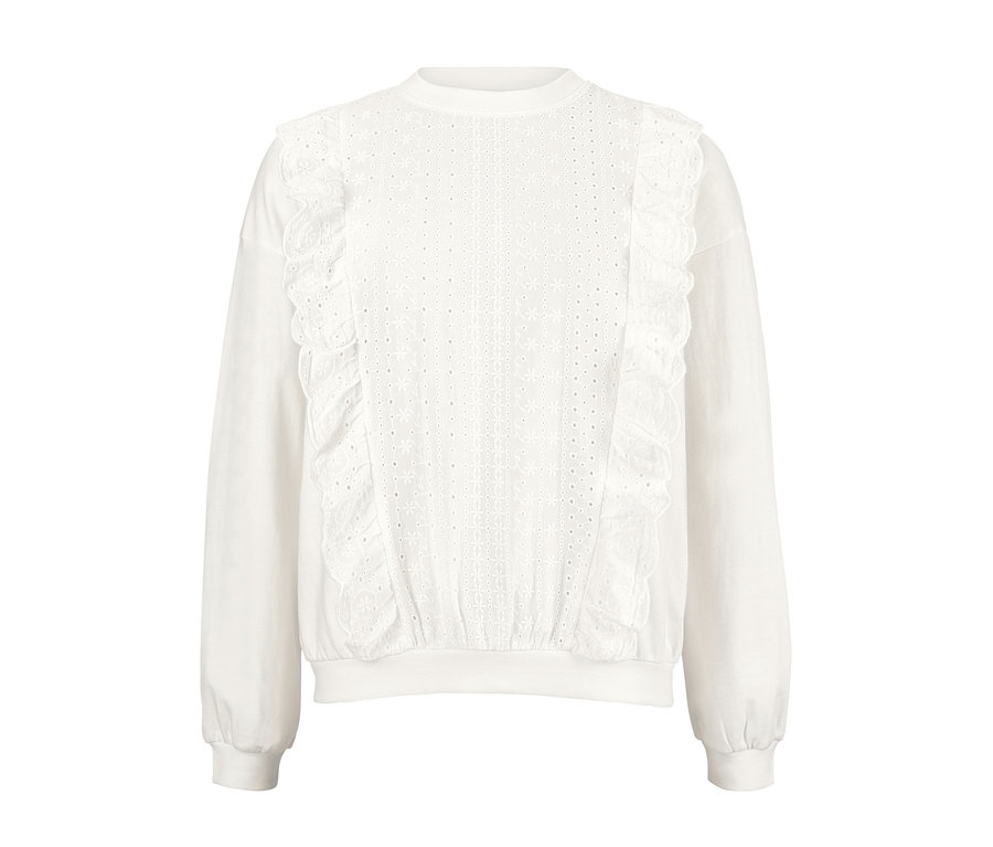 Ön tarafında nakış işlemeleri olan beyaz sweatshirt.
