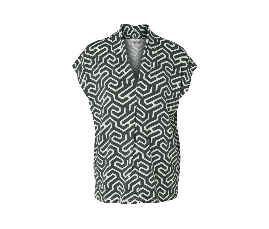 Desenli, V yakalı, yeşil bluz tişört.