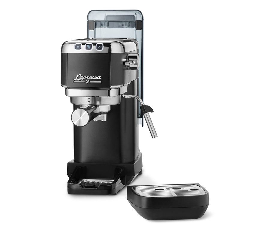 Siyah espresso makinesi.