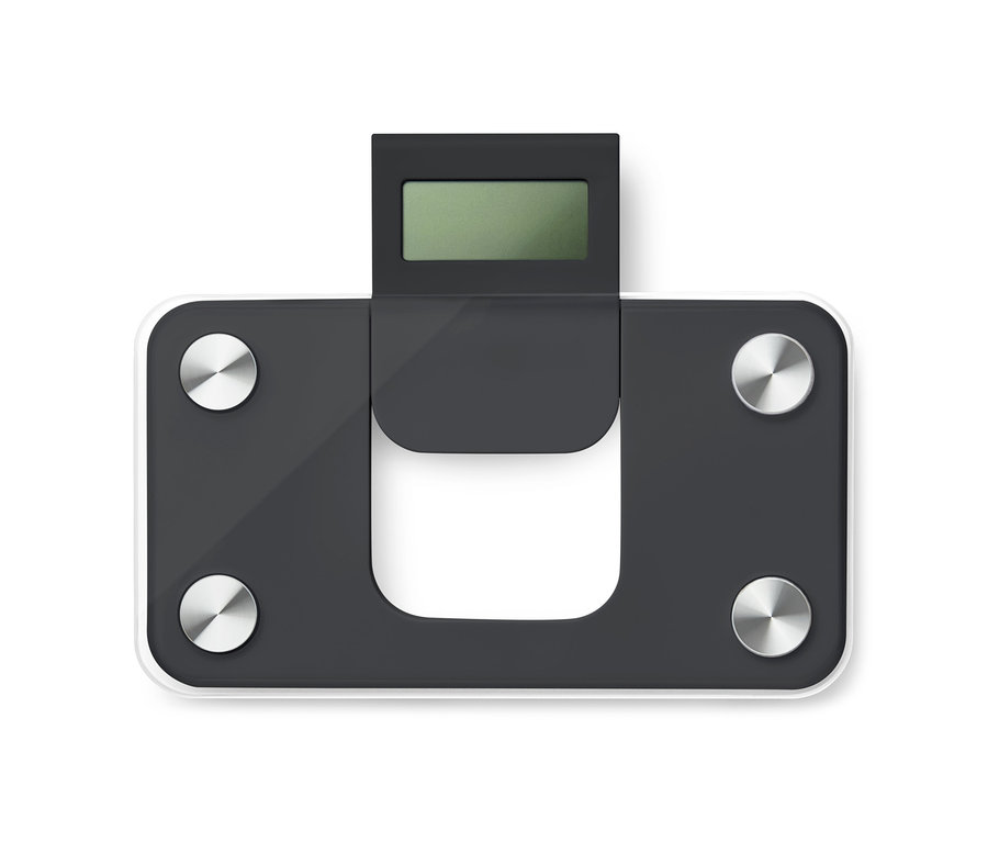 Ultra kompakt banyo tartısının yakın çekimi, açılır ekranlı.