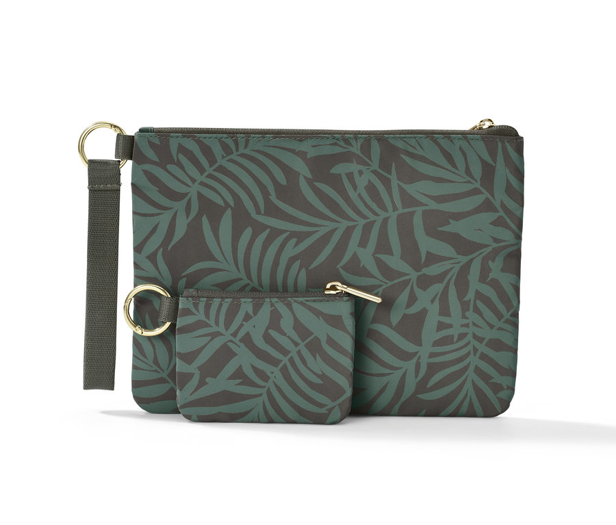 Yaprak desenli iki adet saklama çantası.