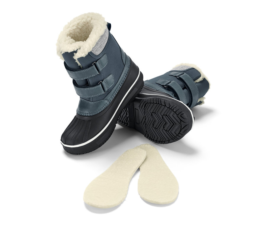 İç tabanlı, mavi çocuk 4 mevsimlik bot.