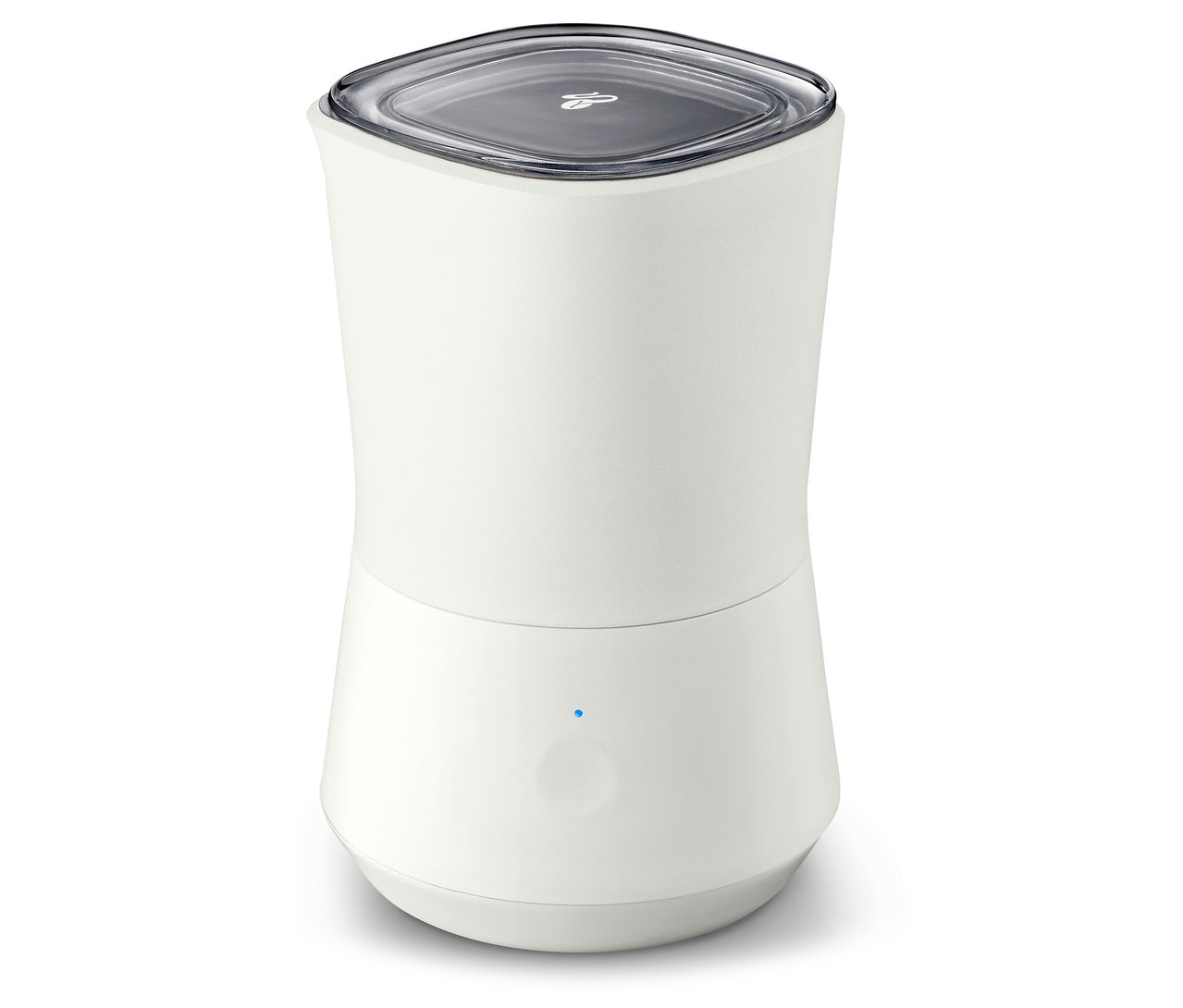 Kremsi beyaz bir elektrikli süt köpürtücü.