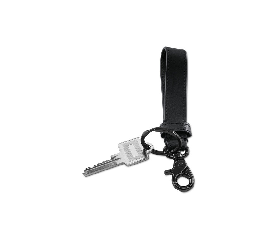 Deri hediye setinden anahtarlık bulunan anahtar.